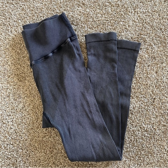 Senita Athletics Crop Seamless Leggings Women’s Large Gray Vintage Washed Ribbed - Picture 10 of 12